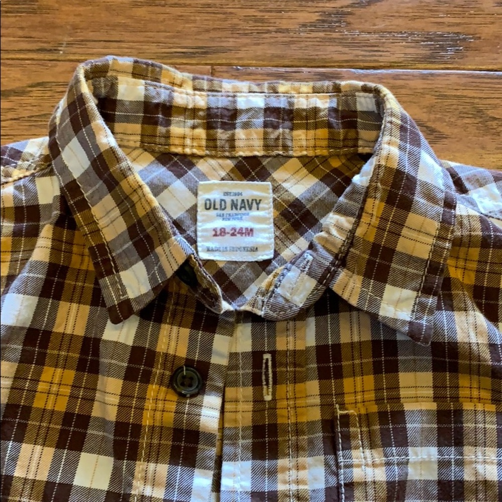 Button down plaid shirt - Picture 2 of 3
